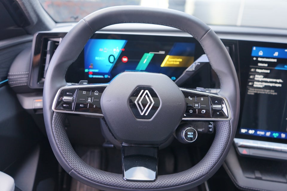 Renault Scenic E-Tech 87 Iconic 5d