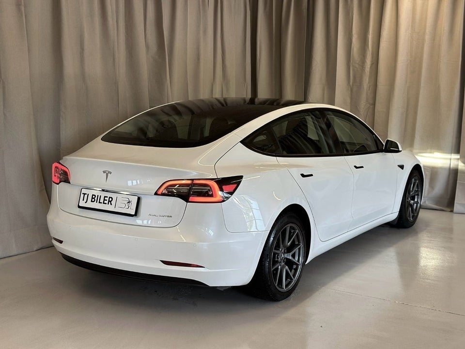 Tesla Model 3 Standard Range+ RWD 4d
