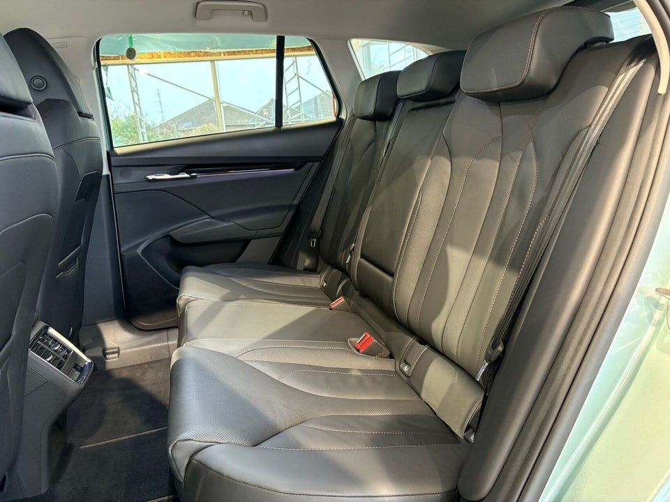 Skoda Enyaq 80 iV Suite 5d