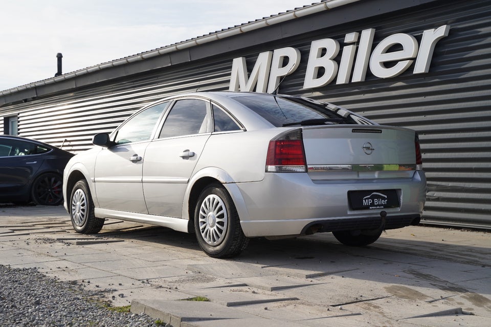 Opel Vectra 2,2 Direct Sport 5d