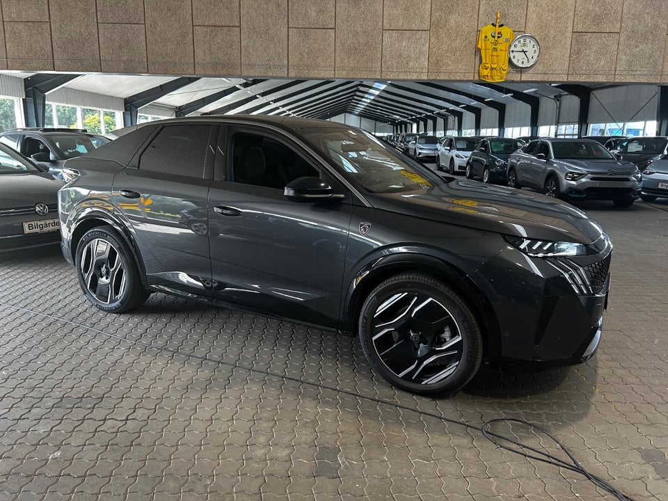 Peugeot e-3008 77 GT Pack 5d