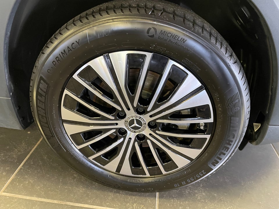 Mercedes EQA300 4Matic 5d