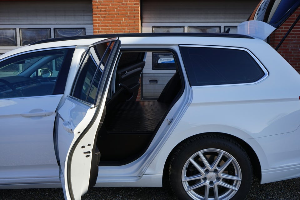 VW Passat 2,0 TDi 150 Business Variant DSG Van 5d
