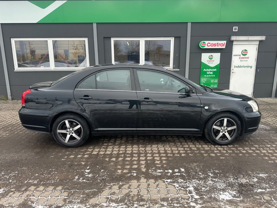 Toyota Avensis 2,0 Sol 4d