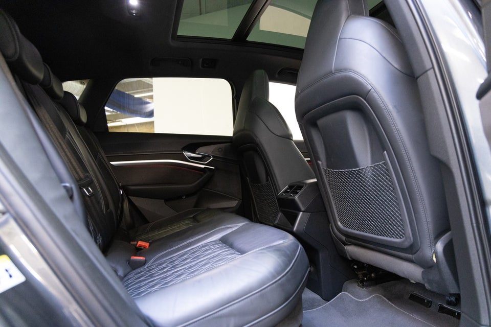 Audi e-tron 55 S-line quattro 5d