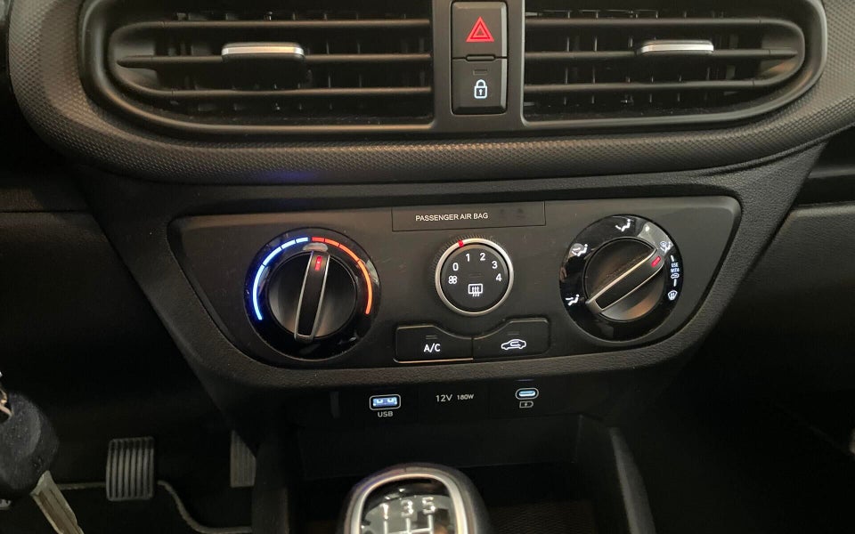 Hyundai i10 1,0 MPi Essential 5d