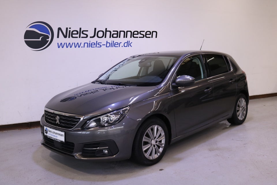 Peugeot 308 1,5 BlueHDi 130 Selection Sky 5d