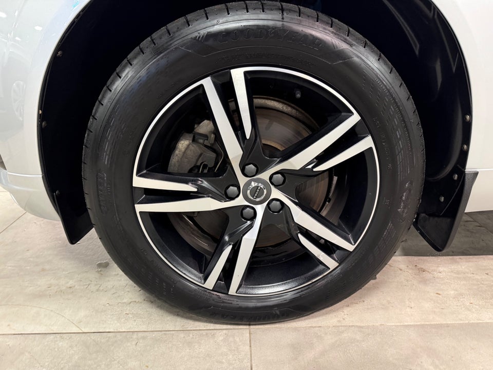 Volvo XC60 2,0 B4 197 R-Design aut. 5d