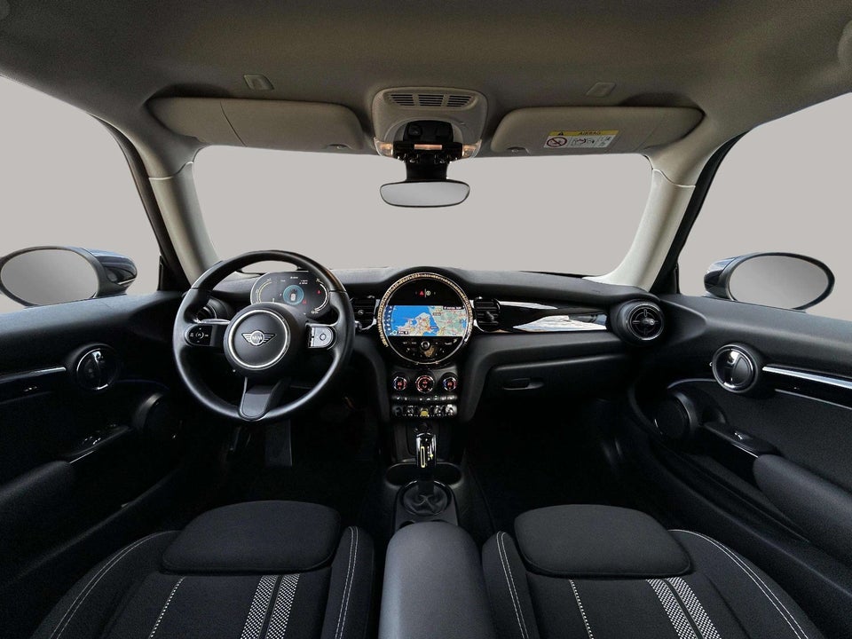 MINI Cooper SE Essential 3d