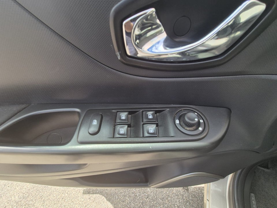 Renault Captur 0,9 TCe 90 Expression 5d