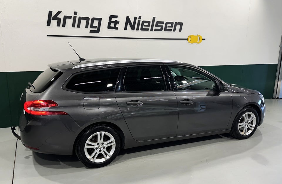 Peugeot 308 1,5 BlueHDi 130 Style SW 5d