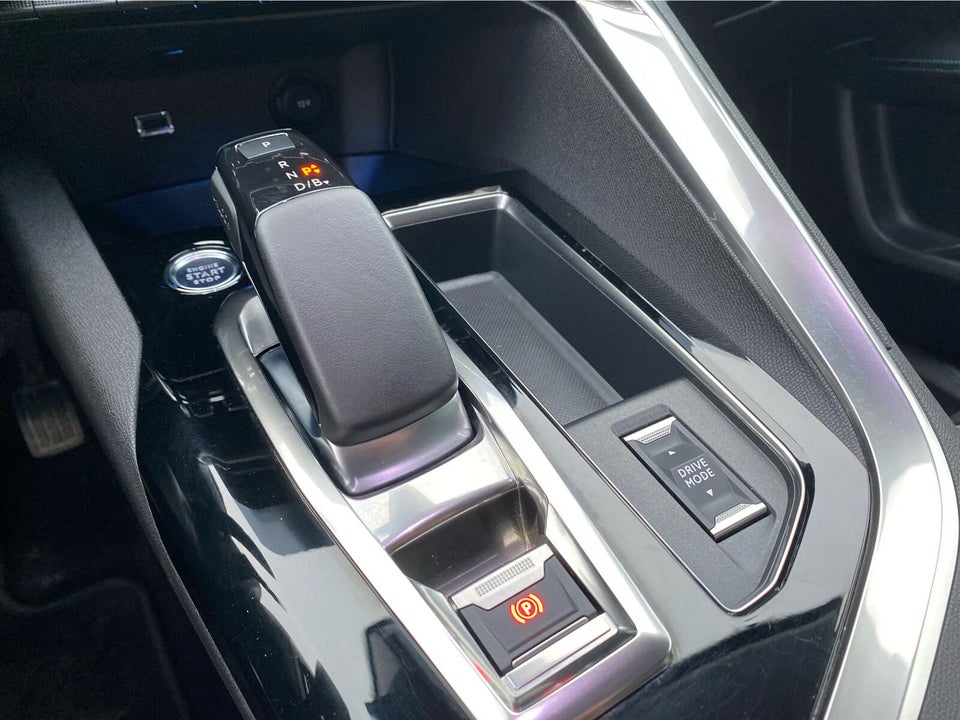 Peugeot 3008 1,6 Hybrid Allure Pack EAT8 5d