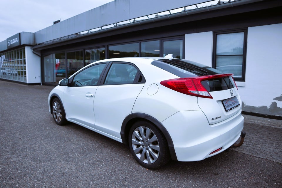 Honda Civic 1,8 i-VTEC Executive 5d