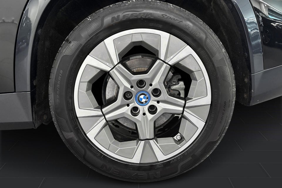 BMW iX1 eDrive20 X-Line 5d