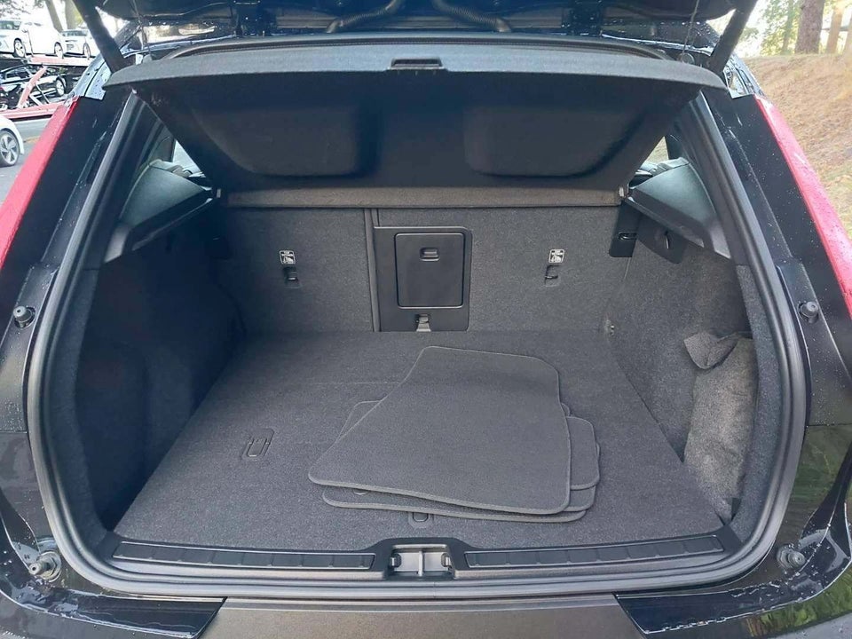 Volvo EX40 Twin Black Edition 5d