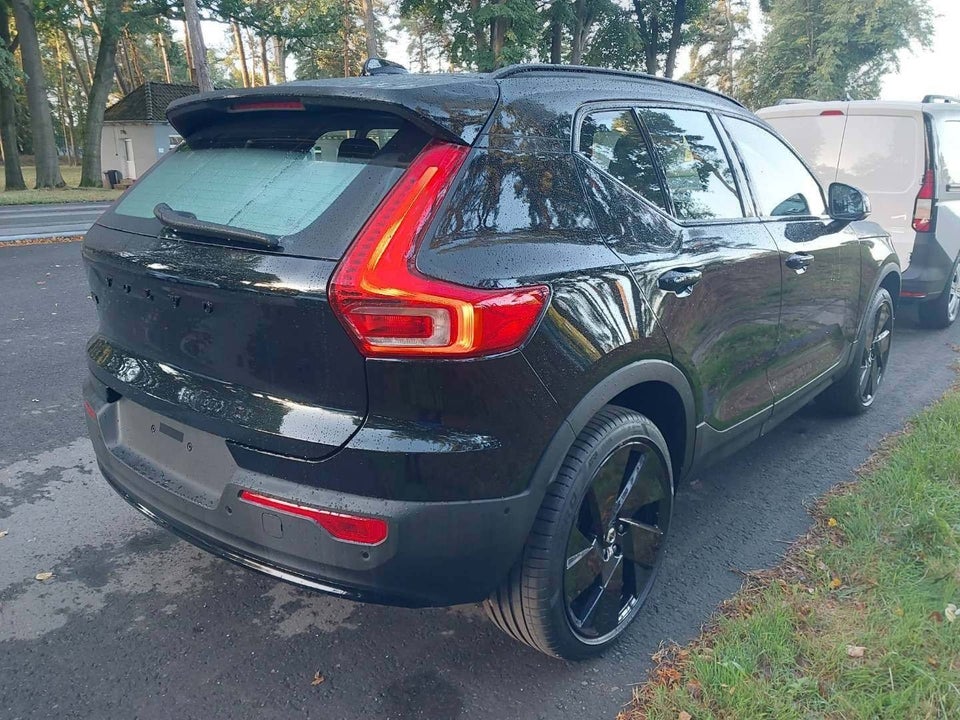 Volvo EX40 Twin Black Edition 5d