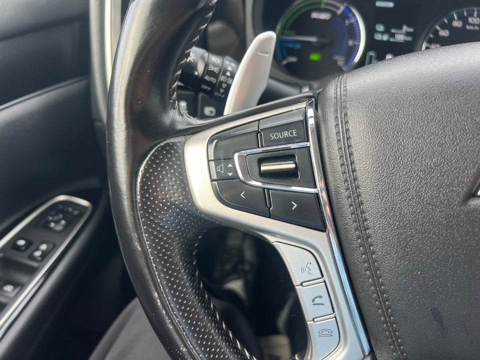 Mitsubishi Outlander 2,4 PHEV Invite+ CVT 4WD 5d
