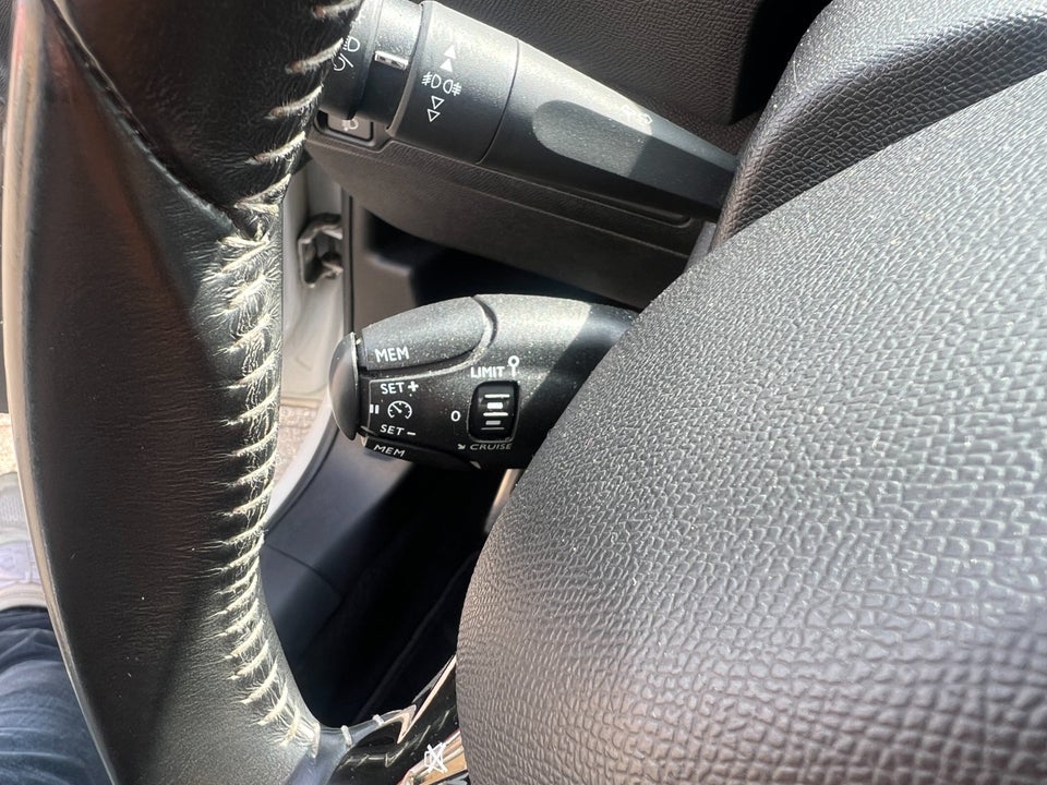 Peugeot 308 1,5 BlueHDi 130 Allure Sky 5d