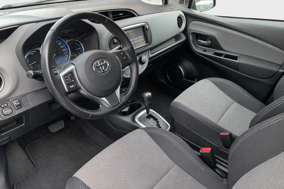 Toyota Yaris 1,5 Hybrid H1 e-CVT 5d