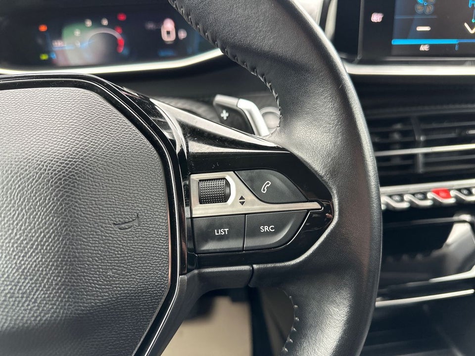 Peugeot 2008 1,5 BlueHDi 130 Allure Pack EAT8 5d