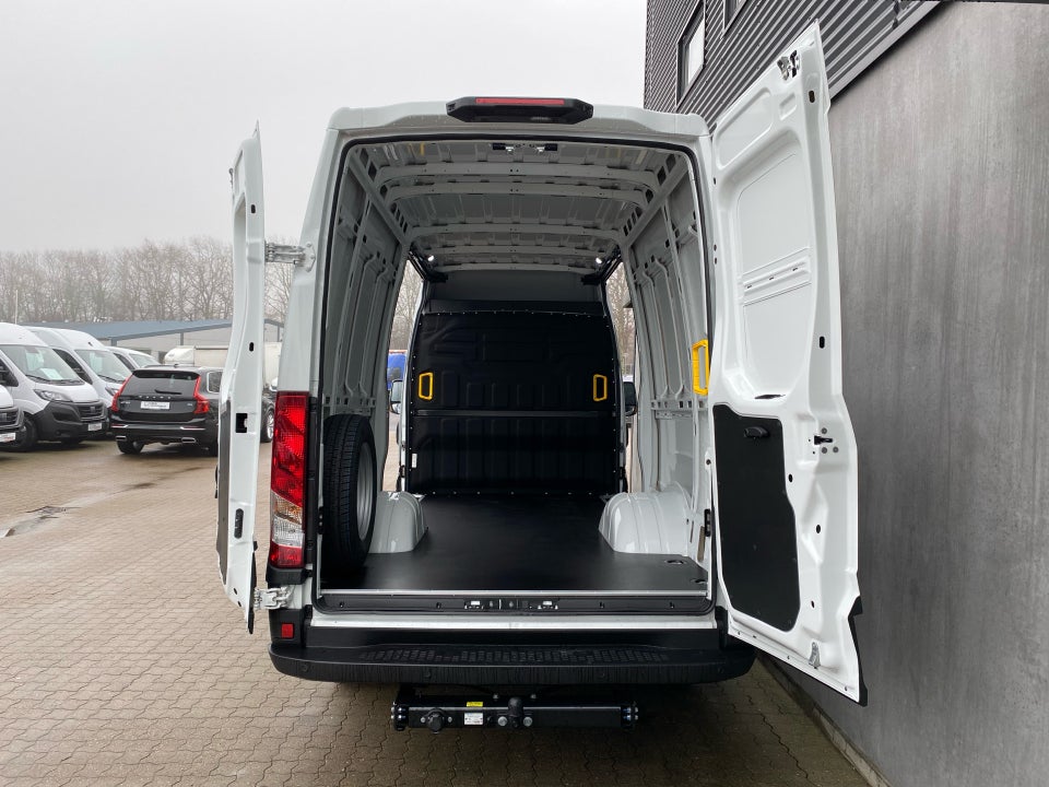 Iveco Daily 3,0 35C18 12m³ Van AG8