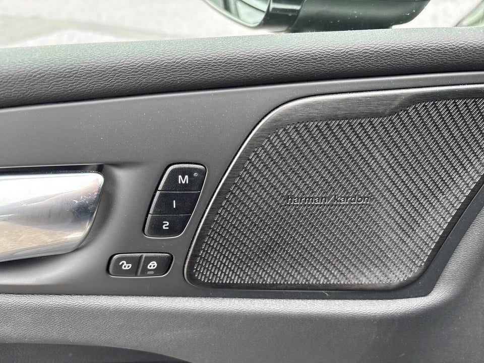 Volvo XC60 2,0 T6 ReCharge Inscription aut. AWD 5d