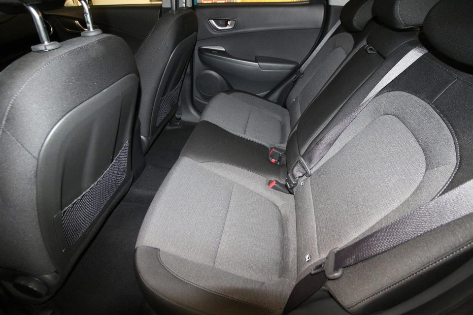 Hyundai Kona 39 EV Essential 5d