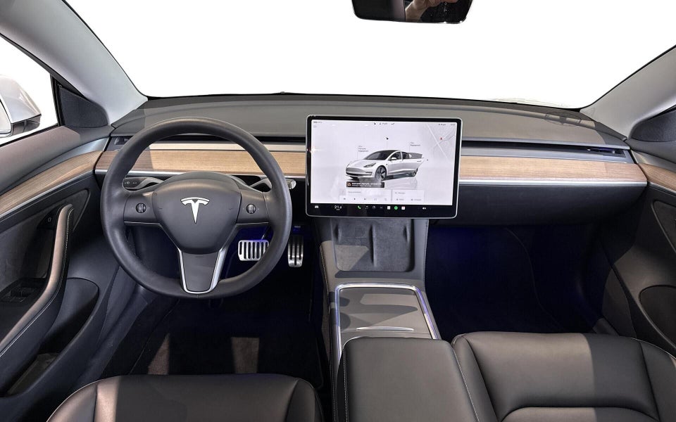 Tesla Model 3 Standard Range+ RWD 4d
