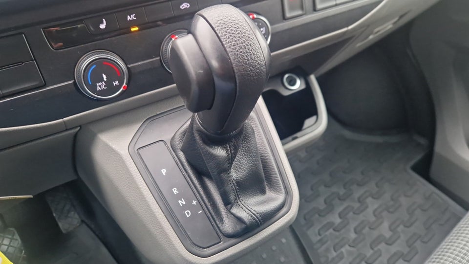 VW Transporter 2,0 TDi 150 Kassevogn DSG lang