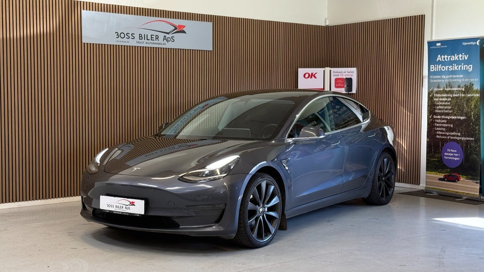 Tesla Model 3 Long Range RWD 4d