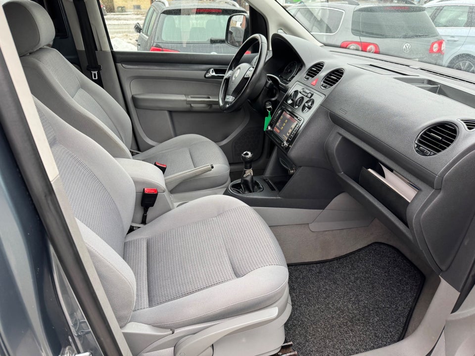 VW Caddy 1,6 Life 7prs 5d