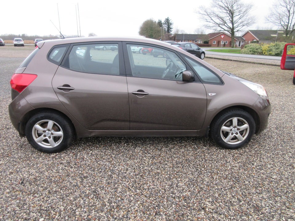 Kia Venga 1,6 CVVT Motion+ 5d