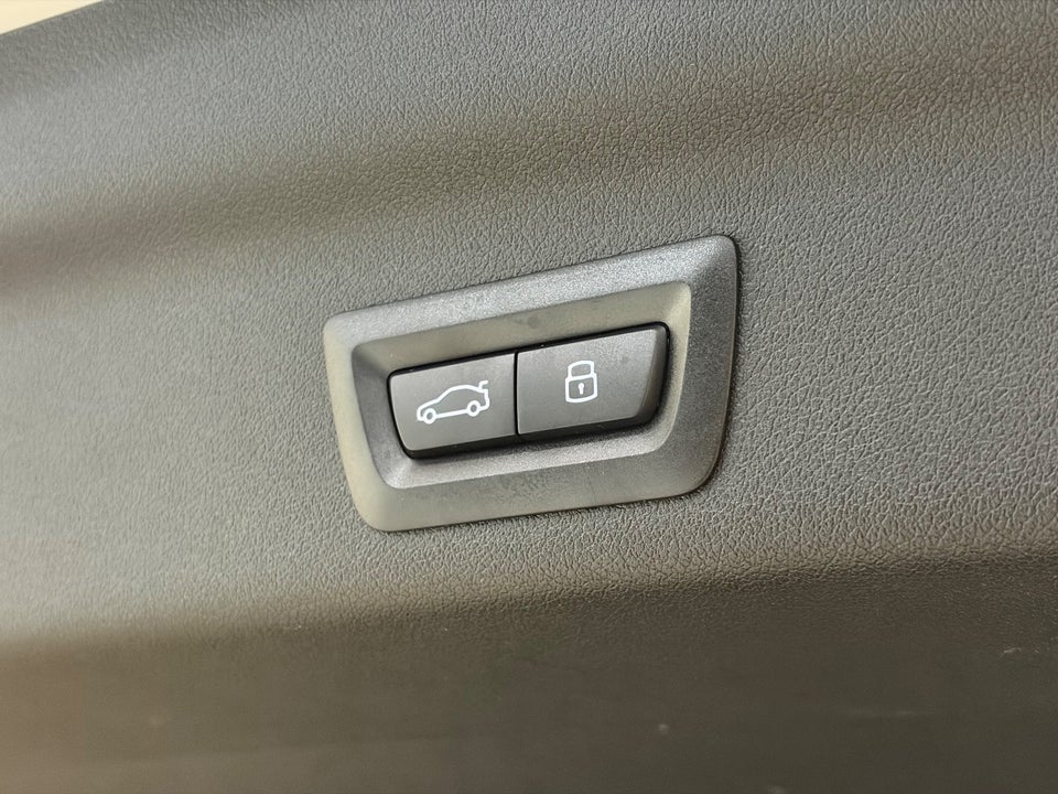 BMW iX1 xDrive30 X-Line 5d