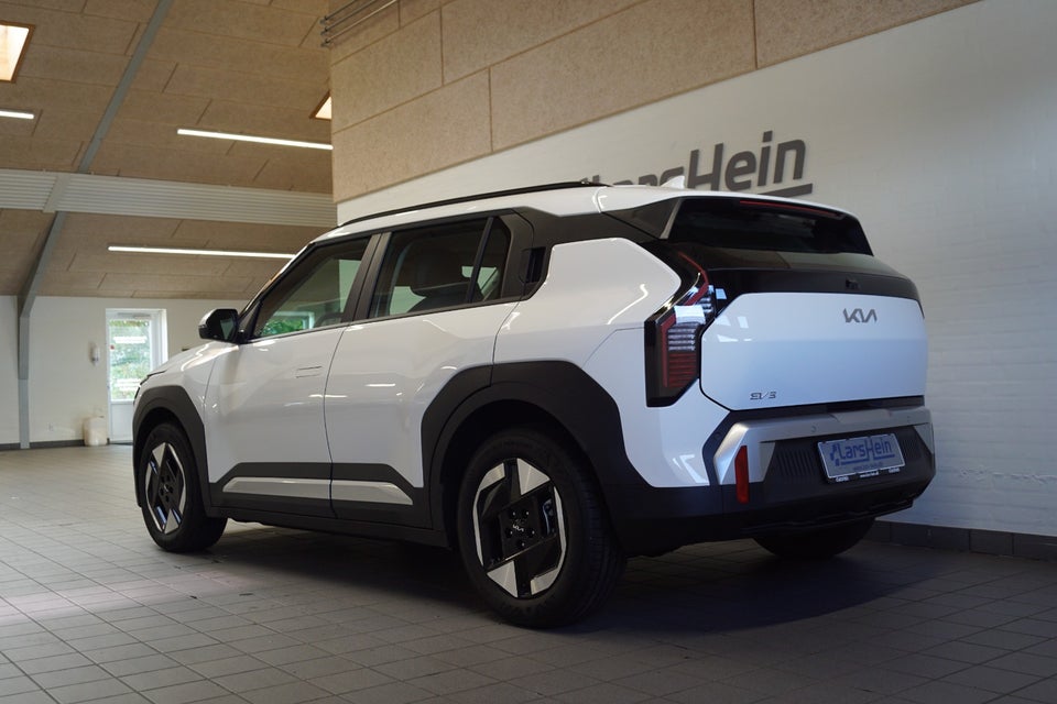 Kia EV3 58 Standard Range Access 5d