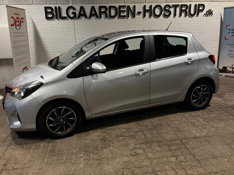 Toyota Yaris 1,0 VVT-i T2 5d