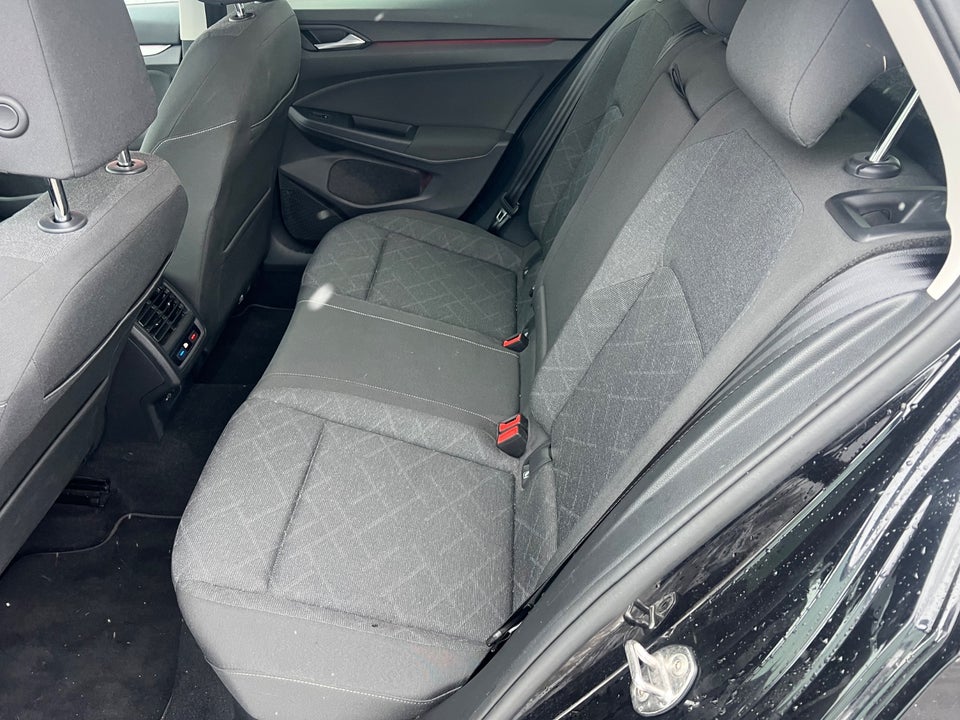 VW Golf VIII 1,5 TSi 130 Life 5d