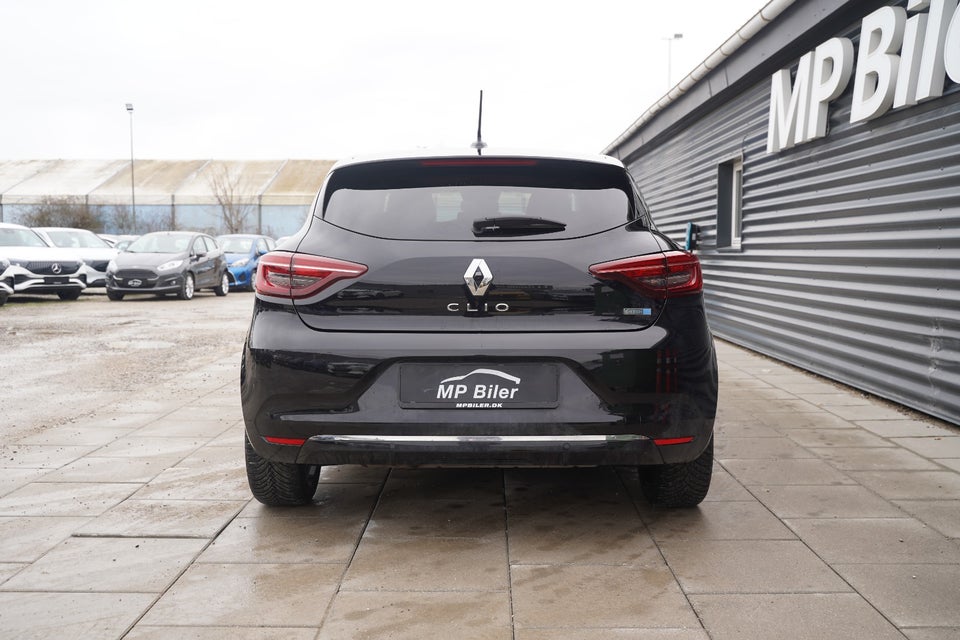 Renault Clio V 1,6 E-Tech Intens 5d