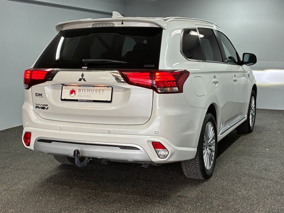 Mitsubishi Outlander 2,4 PHEV Intense CVT 4WD 5d