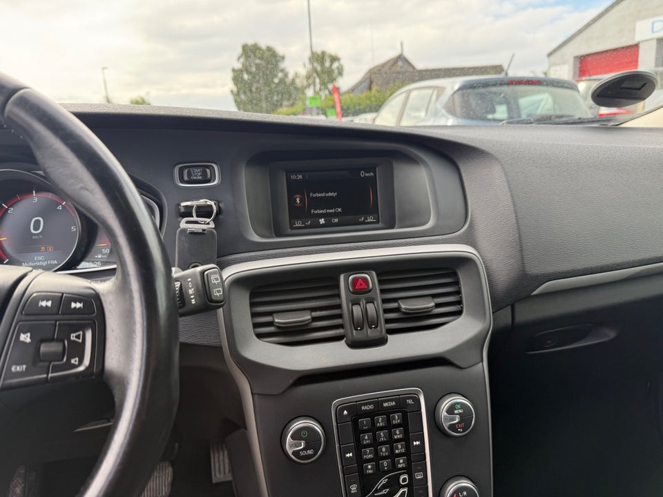 Volvo V40 1,6 D2 115 Momentum aut. 5d