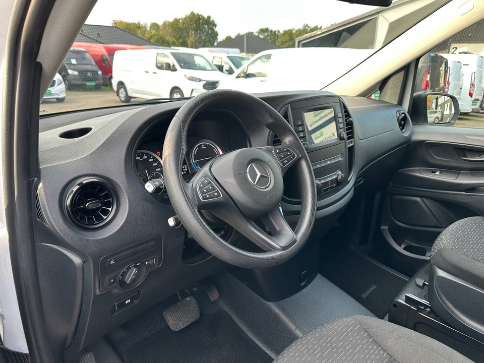 Mercedes eVito 129 Tourer PRO L Van
