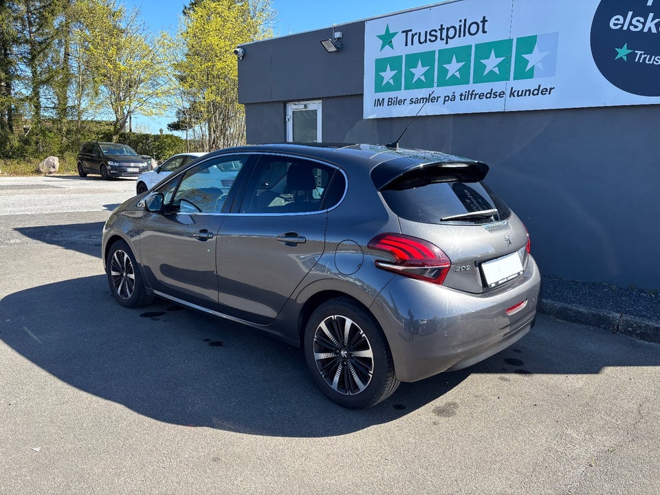 Peugeot 208 1,6 BlueHDi 100 Allure Sky 5d