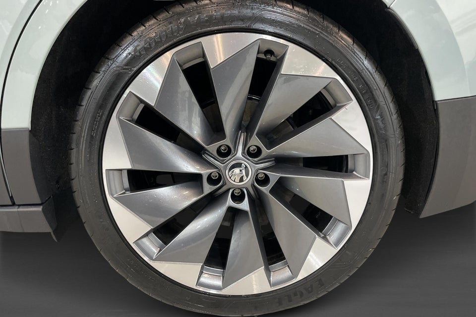 Skoda Enyaq 80 iV Plus Suite 5d