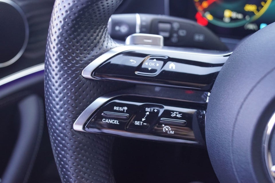 Mercedes E300 de 2,0 AMG Line stc. aut. 5d