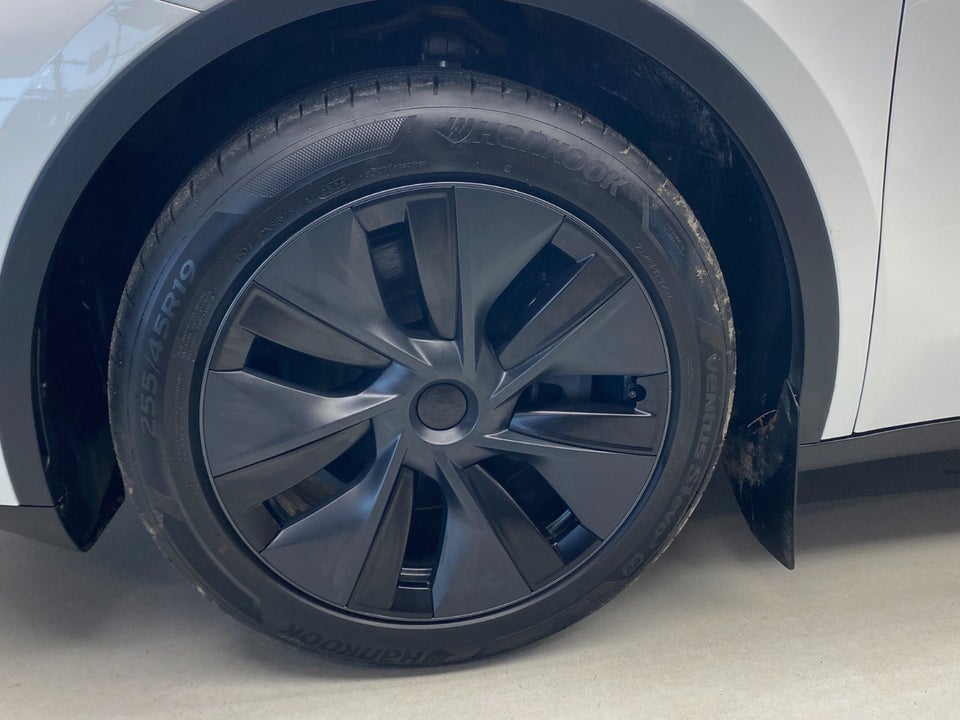 Tesla Model Y RWD 5d