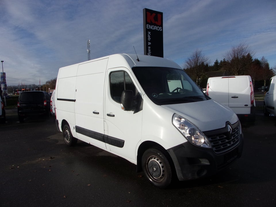Renault Master III T33 2,3 dCi 130 L2H2 Kassevogn