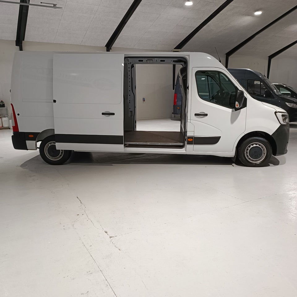 Renault Master IV T35 2,3 dCi 150 L3H2 Kassevogn