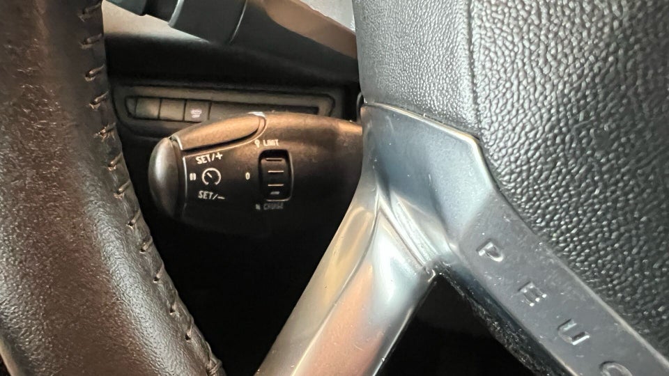 Peugeot 208 1,2 VTi 82 Envy 5d