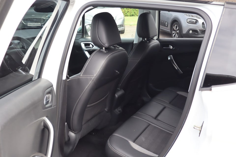 Peugeot 2008 1,2 VTi 82 Allure 5d
