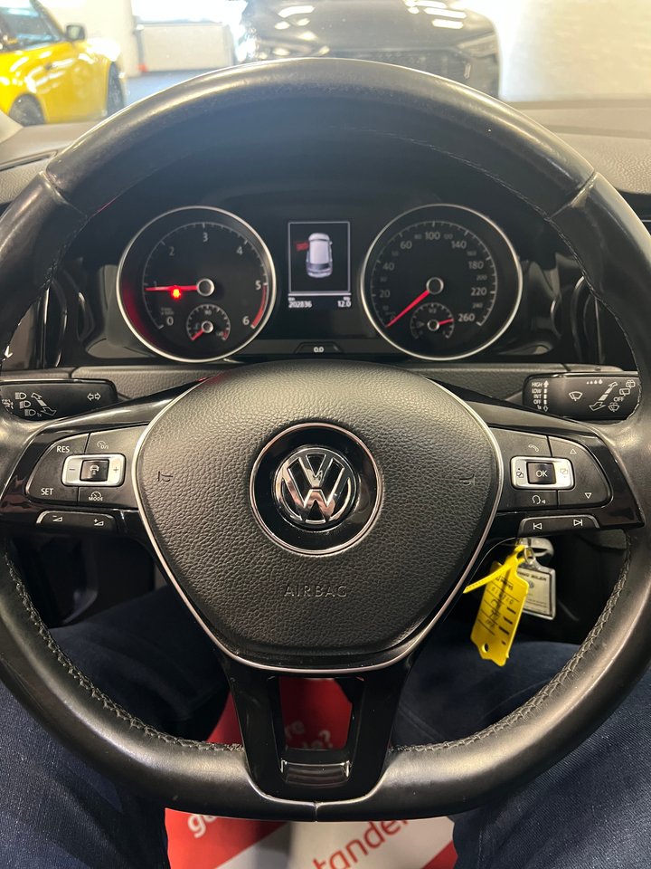 VW Golf VII 2,0 TDi 150 Highline BMT 5d