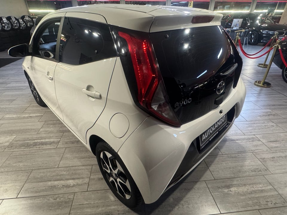 Toyota Aygo 1,0 VVT-i x-plore x-shift 5d